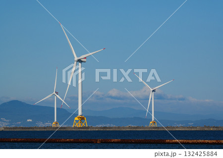 北海道 石狩の洋上風力発電 132425884