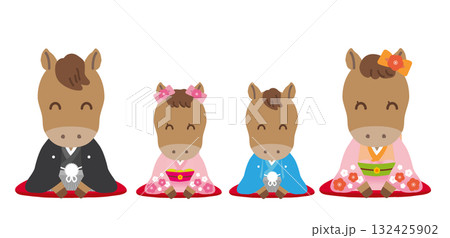 着物姿のかわいい干支シリーズ　午年/主線なし　和装で正座でご挨拶をする家族＿にっこり目（笑顔） 132425902