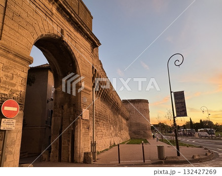 アーチ橋のある風景 132427269