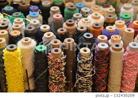 伝統的な繊維産業の工場の様子 132430209