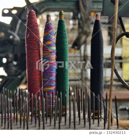 伝統的な繊維産業の工場の様子 132430211