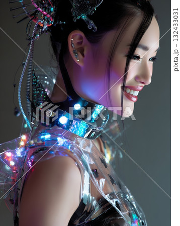 2100年をイメージした未来のトレンドヘアメイクスタイル（縦写真） 132433031