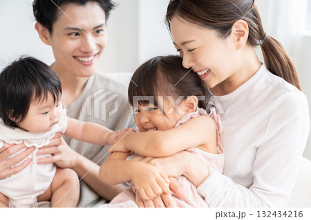 親娘　4人家族 132434216