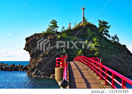 糸魚川の弁天岩 132435485