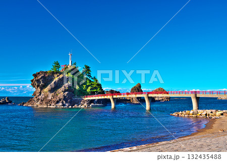 糸魚川の弁天岩 132435488