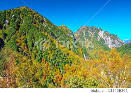 黒部ダムの紅葉 黒部ダムの紅葉 132436863