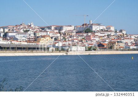 ポルトガル、コインブラの街並み ポルトガル、コインブラの街並み 132440351