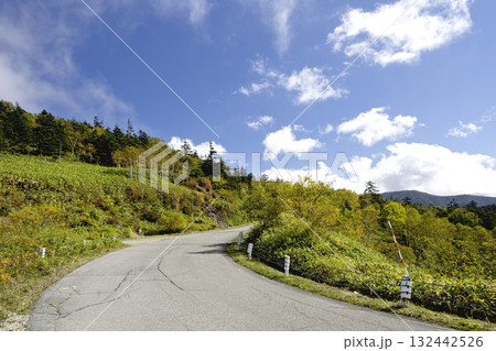 上信スカイラインの万座峠付近、初秋の時期 上信スカイラインの万座峠付近、初秋の時期 132442526