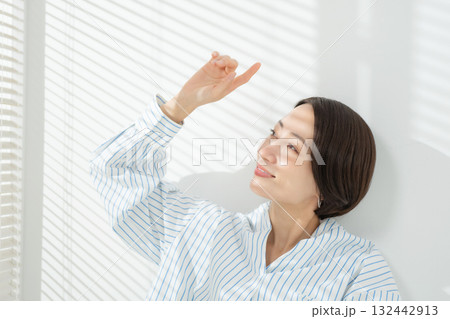 女性　ポートレート 132442913