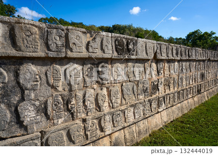 Chichen Itza Tzompantli the Wall of Skulls Chichen Itza Tzompantli the Wall of Skulls 132444019