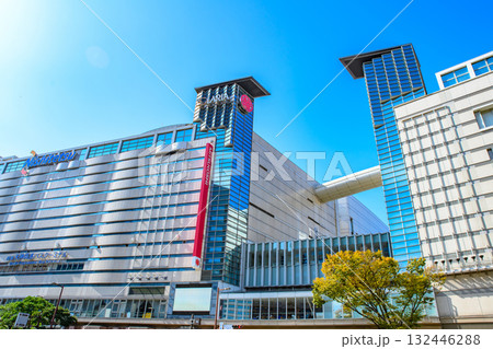 福岡市中央区天神の渡辺通り天神バスセンター前交差点から西側 福岡三越、ソラリアステージ 西鉄福岡駅 福岡市中央区天神の渡辺通り天神バスセンター前交差点から西側 福岡三越、ソラリアステージ 西鉄福岡駅 132446288