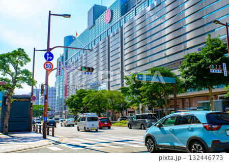 福岡市中央区天神の渡辺通り天神バスセンター前交差点から福岡三越側 西鉄福岡(天神)駅 福岡市中央区天神の渡辺通り天神バスセンター前交差点から福岡三越側 西鉄福岡(天神)駅 132446773