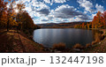 秋の紅葉の風景　AI生成画像 132447198