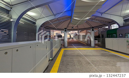 大阪メトロ中央線の大阪港駅の展望デッキ 大阪メトロ中央線の大阪港駅の展望デッキ 132447237