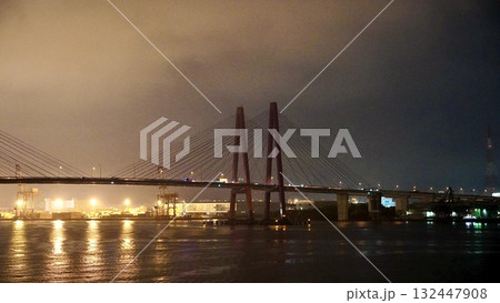 太平洋フェリーきそから見た名港西大橋 太平洋フェリーきそから見た名港西大橋 132447908