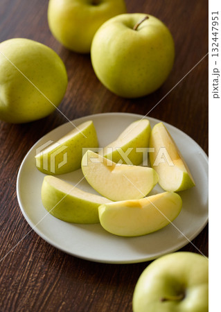 青森県産りんご（とき） 132447951