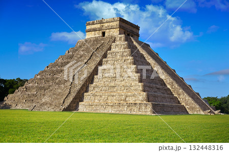 Chichen Itza El Templo Kukulcan temple 132448316