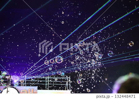 炎祭り「シャボン玉使い」 132448471