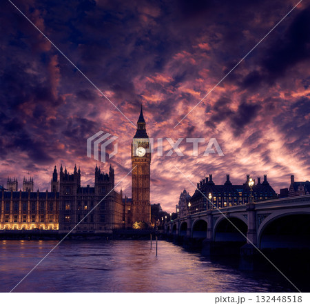 Big Ben Clock Tower London at Thames River Big Ben Clock Tower London at Thames River 132448518