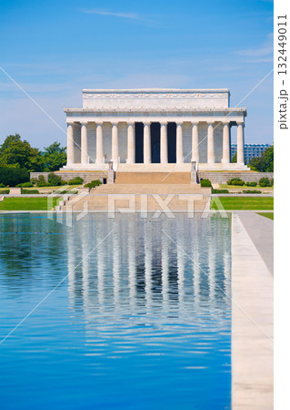 Abraham Lincoln Memorial reflection pool Washington Abraham Lincoln Memorial reflection pool Washington 132449011
