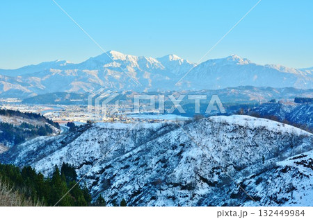 越後三山雪景色 132449984