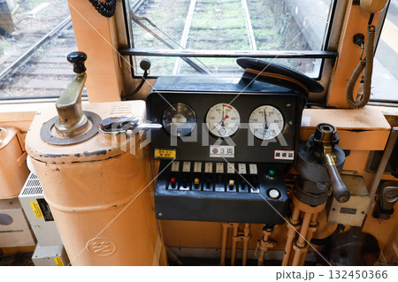 小田急箱根（箱根登山電車）モハ2形運転台 132450366