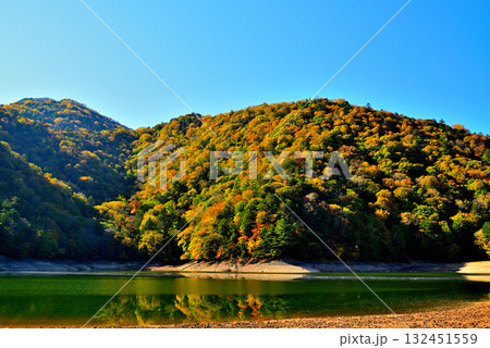 奥日光 初秋 西ノ湖の紅葉 奥日光 初秋 西ノ湖の紅葉 132451559