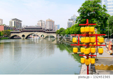 中国の四川省成都にある安順廊橋の美しい風景 132451565