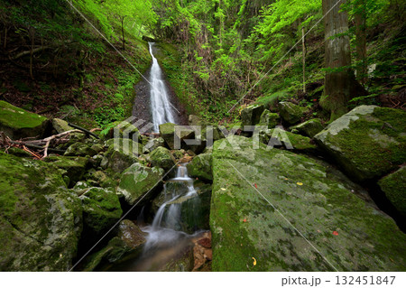 オウネン滝（兵庫県神崎郡） 132451847