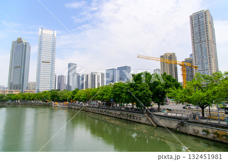 中国の四川省成都のとても美しい街並み風景 中国の四川省成都のとても美しい街並み風景 132451981