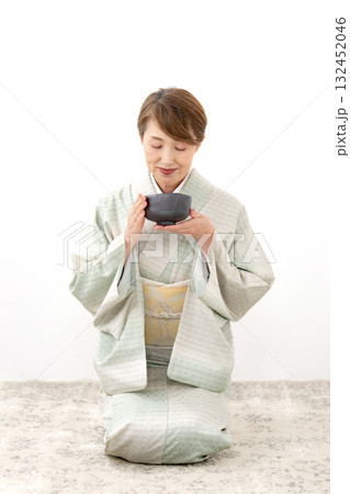 茶道　抹茶　着物 132452046