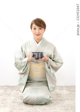 茶道 抹茶 着物 茶道 抹茶 着物 132452047