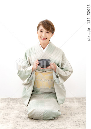 茶道　抹茶　着物 132452048