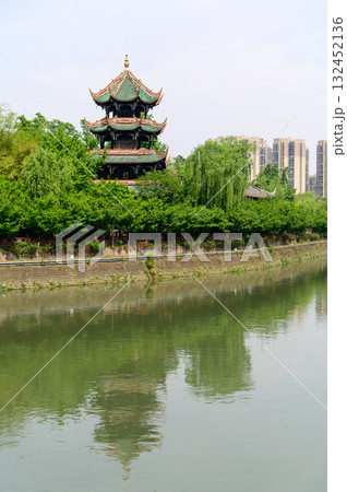 中国の四川省成都にある望江楼のとても美しい風景 中国の四川省成都にある望江楼のとても美しい風景 132452136