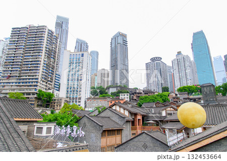 中国の重慶にある十八梯のとても美しい古い街並み風景 中国の重慶にある十八梯のとても美しい古い街並み風景 132453664