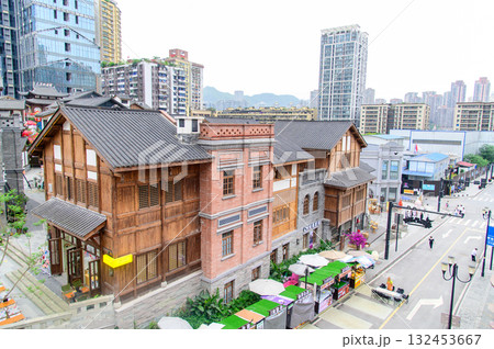 中国の重慶にある十八梯のとても美しい古い街並み風景 132453667