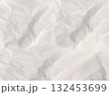 くしゃくしゃにシワのついた紙　拡大画像 132453699