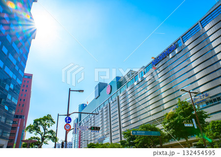 福岡市中央区天神の渡辺通り天神バスセンター前交差点から福岡三越側 西鉄福岡駅 朝昼中間カラー 福岡市中央区天神の渡辺通り天神バスセンター前交差点から福岡三越側 西鉄福岡駅 朝昼中間カラー 132454595