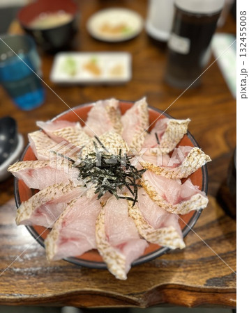 ノドグロ丼 132455008