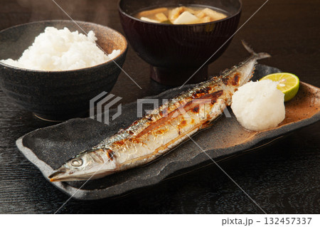 焼きサンマ定食 132457337