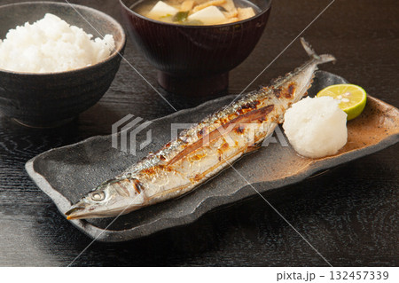焼きサンマ定食 132457339