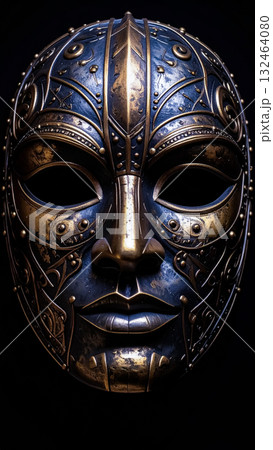 金属装飾が施された仮面のクローズアップ / 神秘と威厳を漂わせるアートワーク 金属装飾が施された仮面のクローズアップ / 神秘と威厳を漂わせるアートワーク 132464080