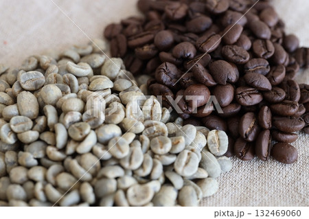 コーヒー豆 生豆 焙煎 132469060