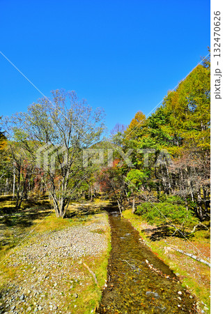 奥日光の紅葉 外山沢川 吊り橋 奥日光の紅葉 外山沢川 吊り橋 132470626