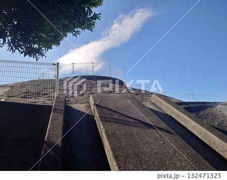 掩体壕 掩体壕跡 戦争遺構 (長崎県大村市/下原口公園) 掩体壕 掩体壕跡 戦争遺構 (長崎県大村市/下原口公園) 132471325