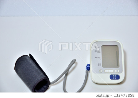 血圧計 家庭用血圧計で血圧管理イメージ 血圧計 家庭用血圧計で血圧管理イメージ 132475859