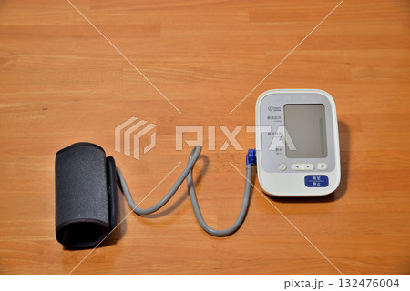 血圧計 家庭用血圧計で血圧管理イメージ 血圧計 家庭用血圧計で血圧管理イメージ 132476004