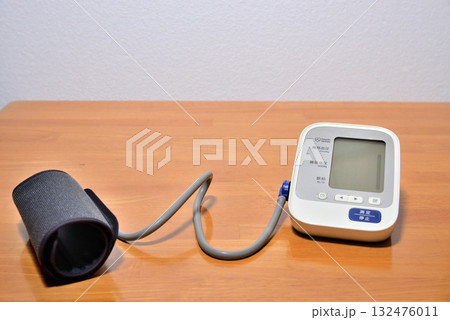 血圧計 家庭用血圧計で血圧管理イメージ 血圧計 家庭用血圧計で血圧管理イメージ 132476011