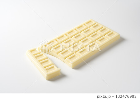 ホワイトチョコレートのイメージ ホワイトチョコレートのイメージ 132476985