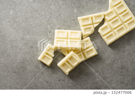 ホワイトチョコレートのイメージ ホワイトチョコレートのイメージ 132477006